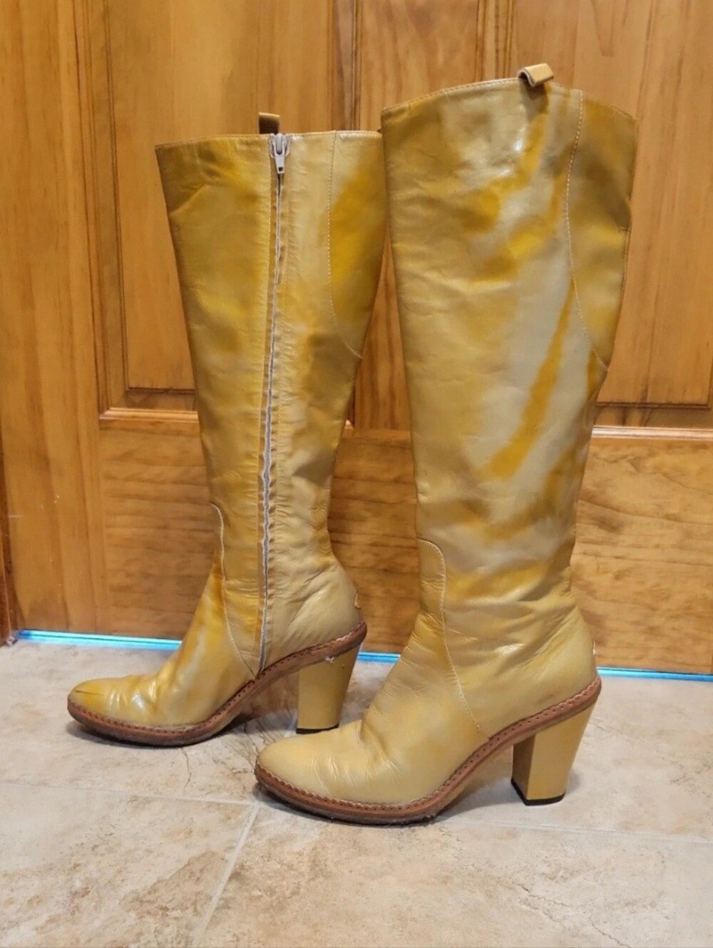 OH Deer Real Leather Knee High Boots Yellow Gold Size 9M Side Zip Block Heel